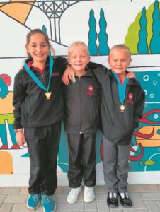 Kranige gimnaste presteer