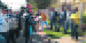 Vat busgeld en bou skool – ouers