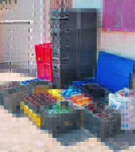 Vrou vas oor sy drank verkoop