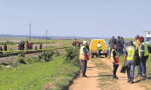 Man (34) dood nadat trein hom tref