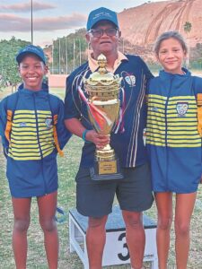 Jong atlete van Weskus skitter