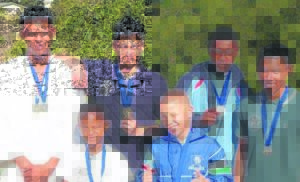 Samel die medaljes in