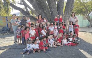 Almal in rooi getooi