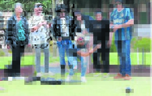 Onnies ruk en rol op die rolbalbaan