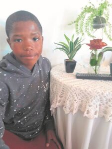 Twee seuns steeds soek na twee weke