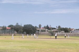 Krewe boul en kolf Paarl-Oos stukkend