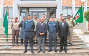 Holomisa besoek militêre akademie