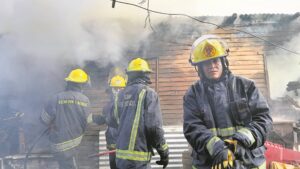 Rook van brand van ver gesien