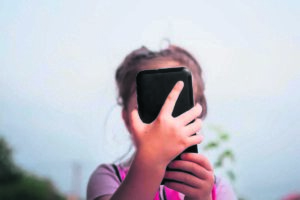 Menings oor selfone op skool wissel