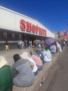 Oues wag ure vir Sassa-kaarte