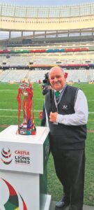Theron groet ná jare langs veld