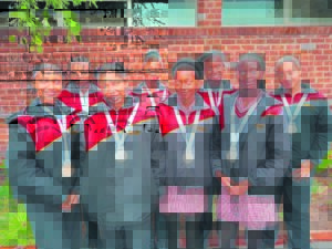 H.P. Williams-netbalspelers maak skoonskip