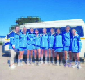 Jong netbalspelers styg uit