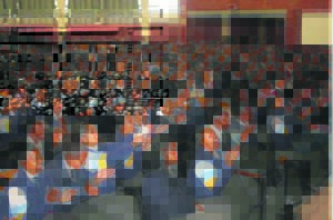 Meisies ter viering van Vrouedag bemoedig