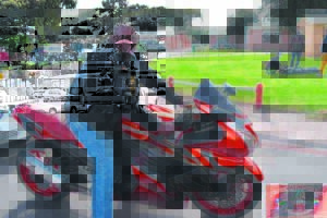 ‘Biker’ sterf ná fratsongeluk