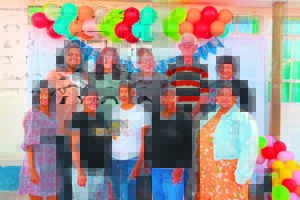 Geliefde skoolhoof tree af ná 19 jaar by Karookop