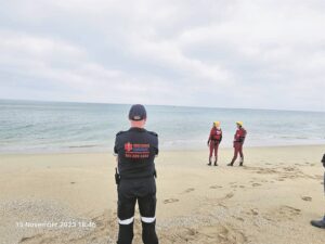 Seun (14) van Laaiplek vermis na hy in see gaan swem het