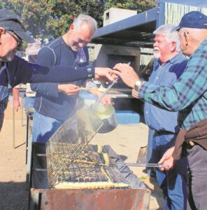 Kerk braai snoek vir oues