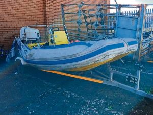 Mystery boat and trailer found on beach