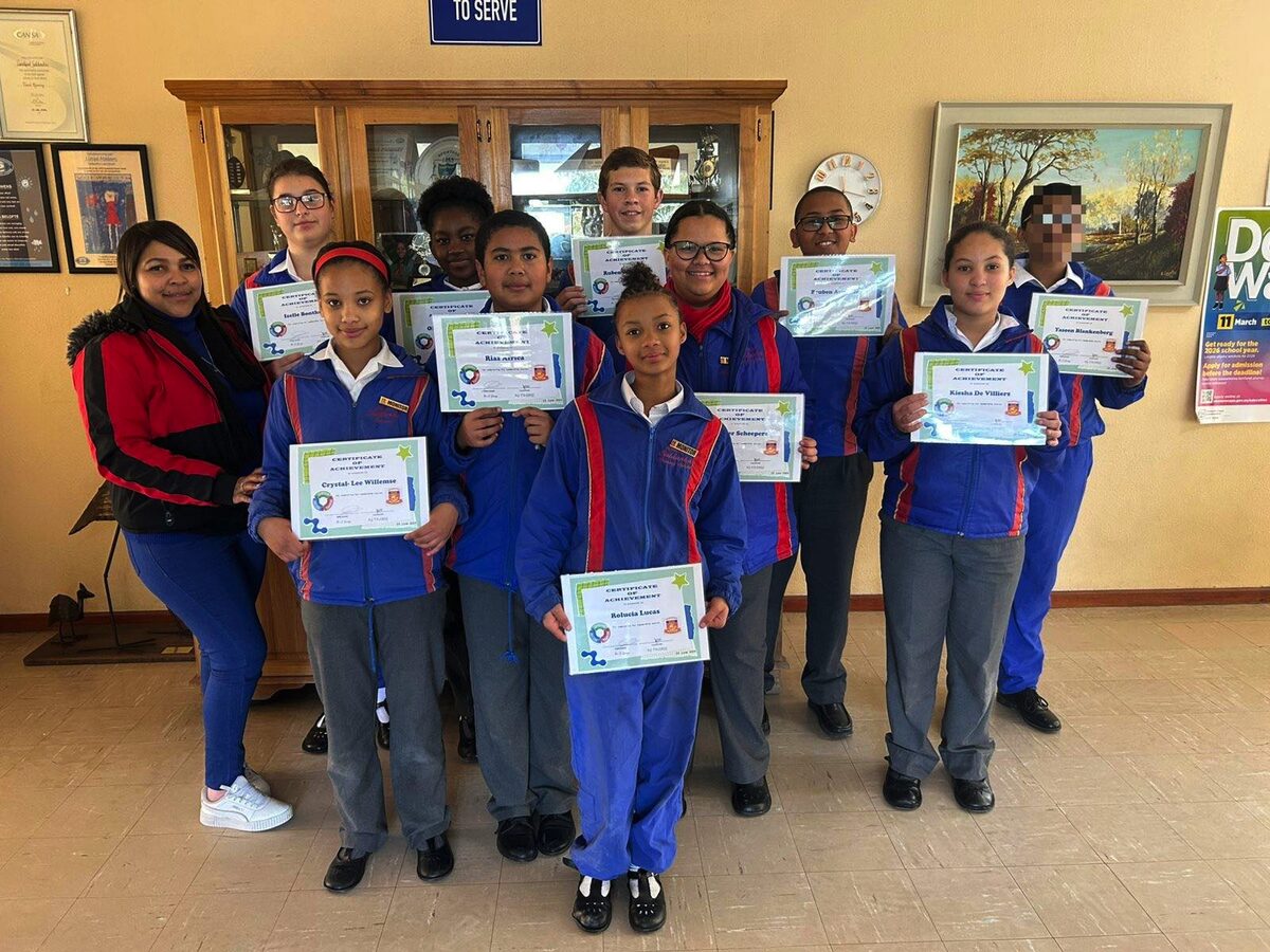 The monitors of Saldanha Primary School received their certificates for completing their five-week leadership course. The school is very proud.