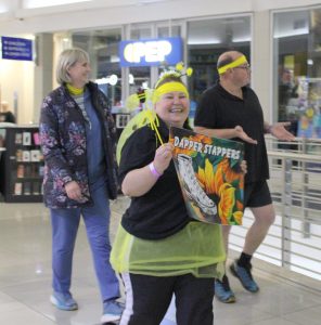 Oorwinnaars stap deurnag