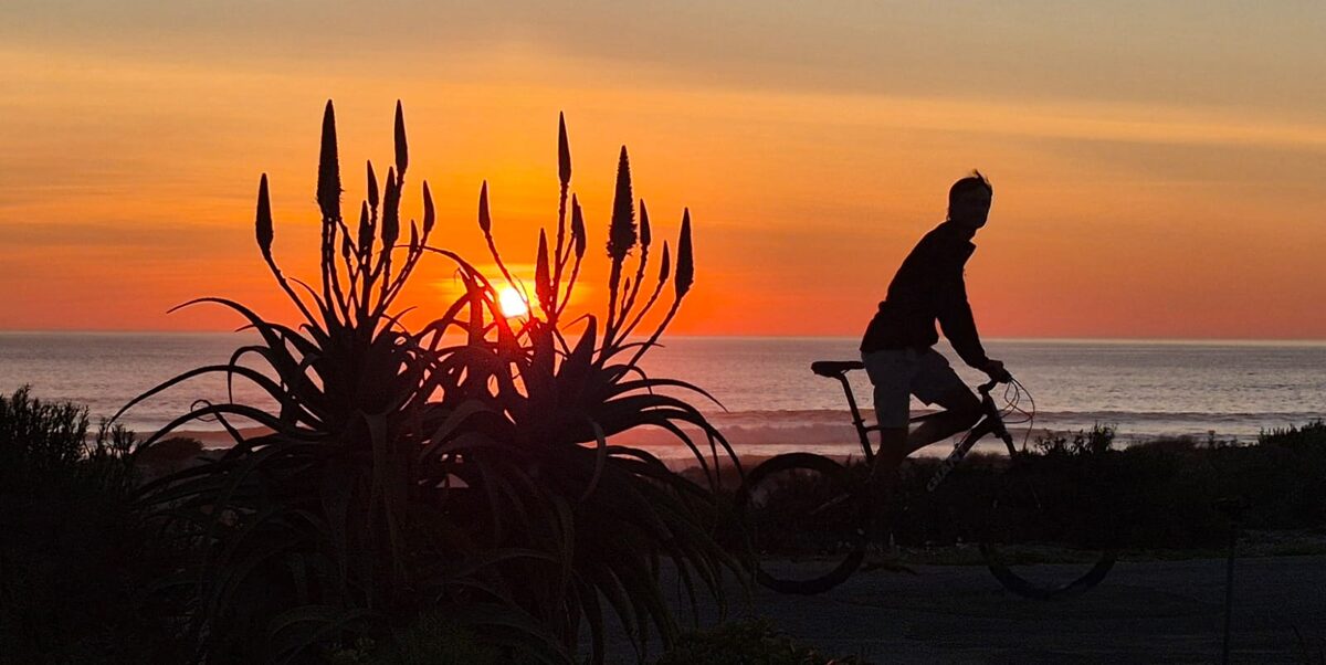 Die son trek water in Lambertsbaai