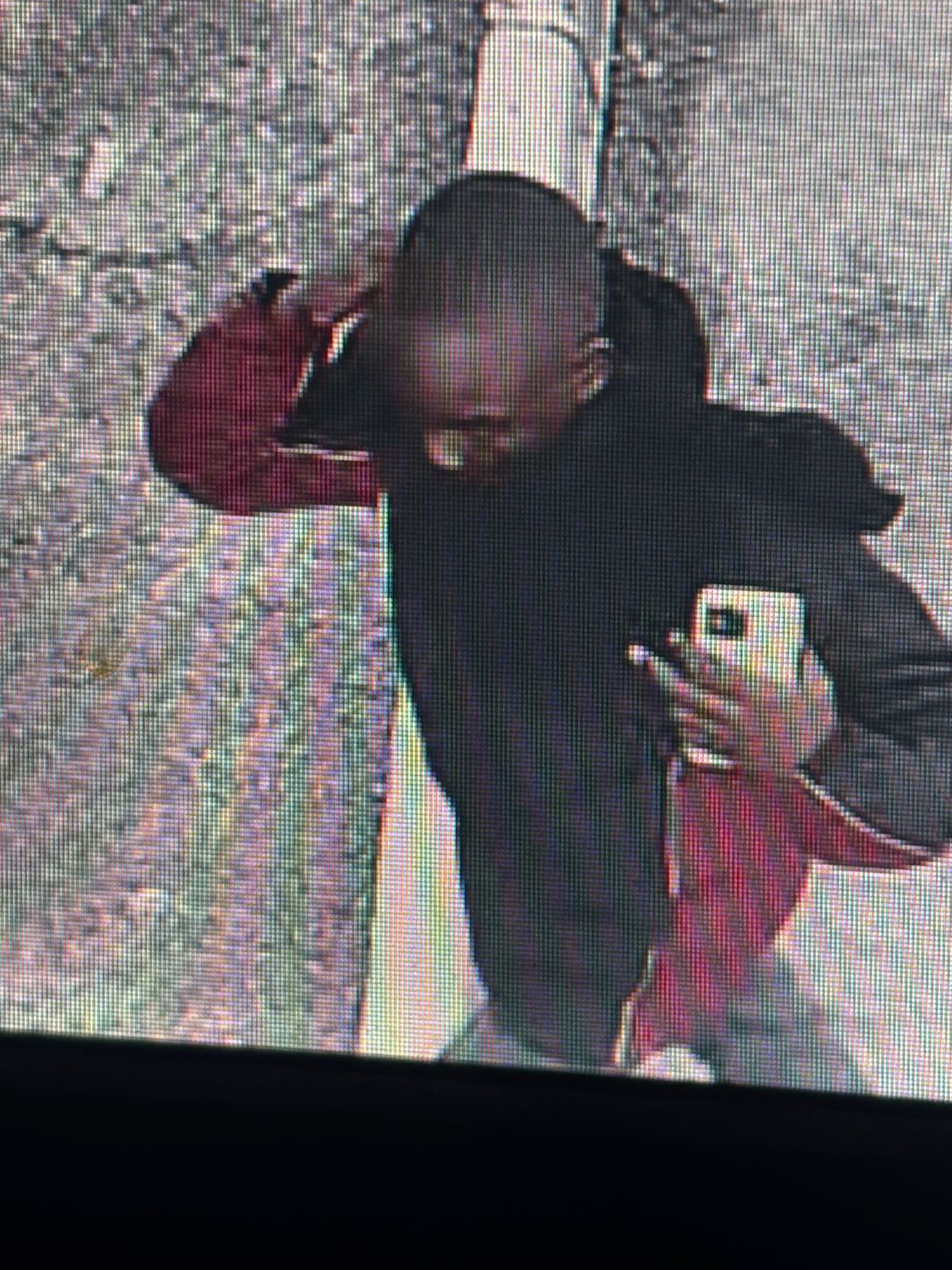 Western Cape police ae asking the publics help in identifying this man.