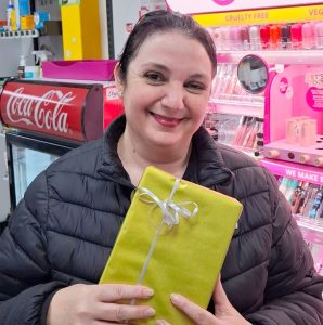 (Gesluit | Closed) Boek gewen, maar skryf steeds oor die vrou in jóú lewe sodat sy kan wen