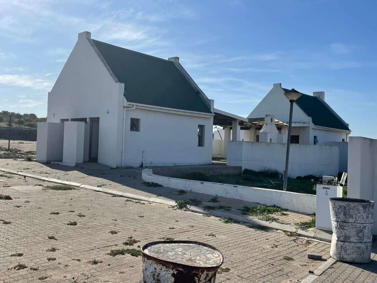 Vismark by Elandsbaai gevandaliseer, verwaarloos