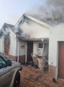 Brand eis vrou in B’fell