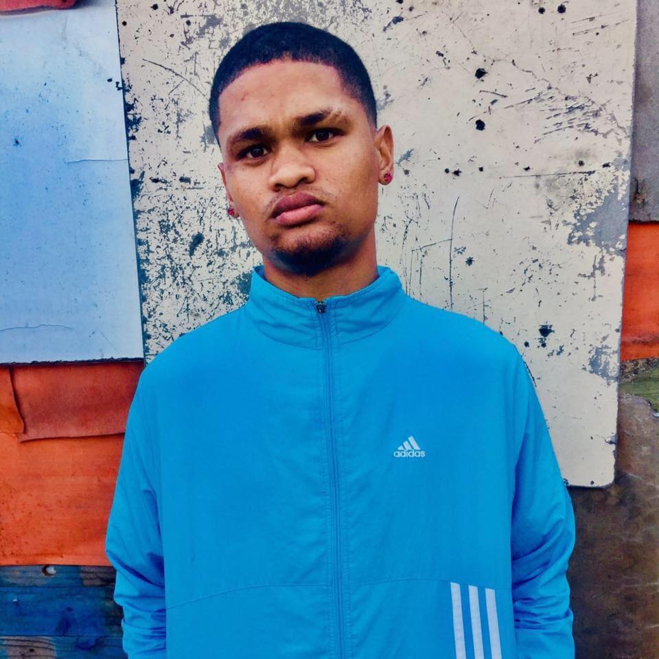 “Skerp” jong man doodgesteek in Louwville – familie treur