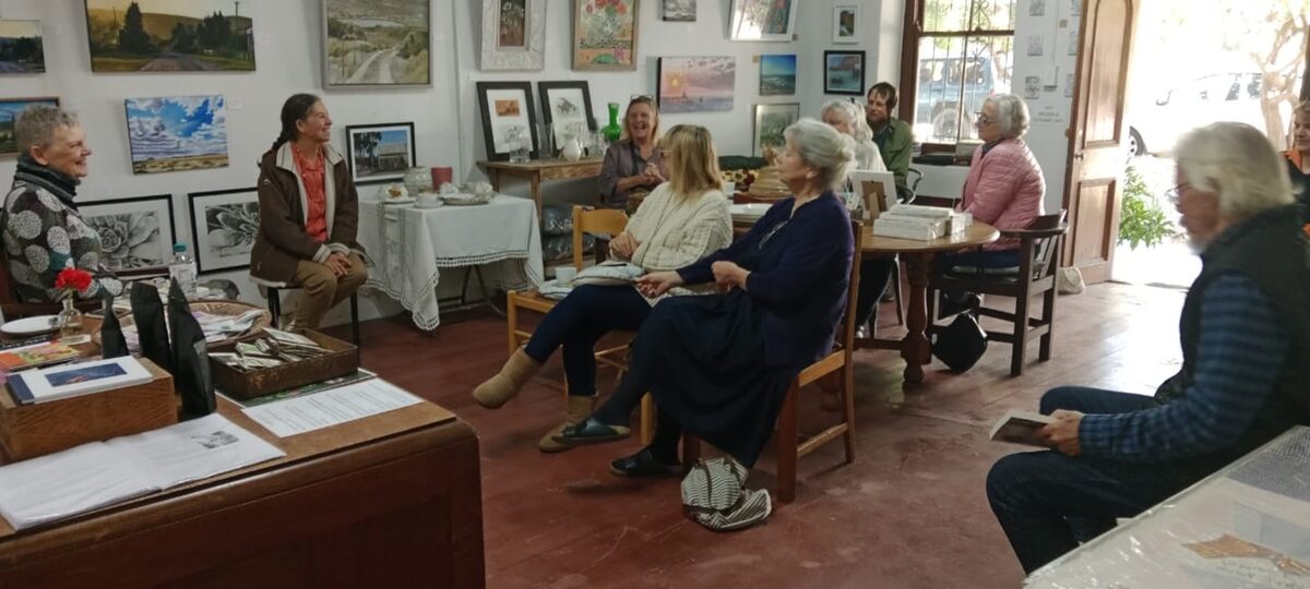 Skrywer praat in Redelinghuys