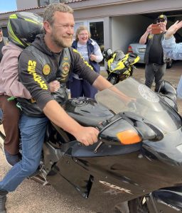 Motorfietsklub bederf bejaardes