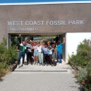 Fossielpark motiveer jongmense