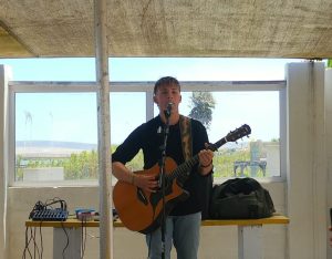 Leerder se musiek lok luide applous