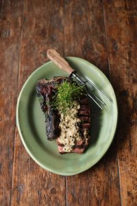 RESEP | Steak en brandwyn op kole