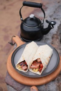 RESEP | Ontbyt – tuis of in die veld