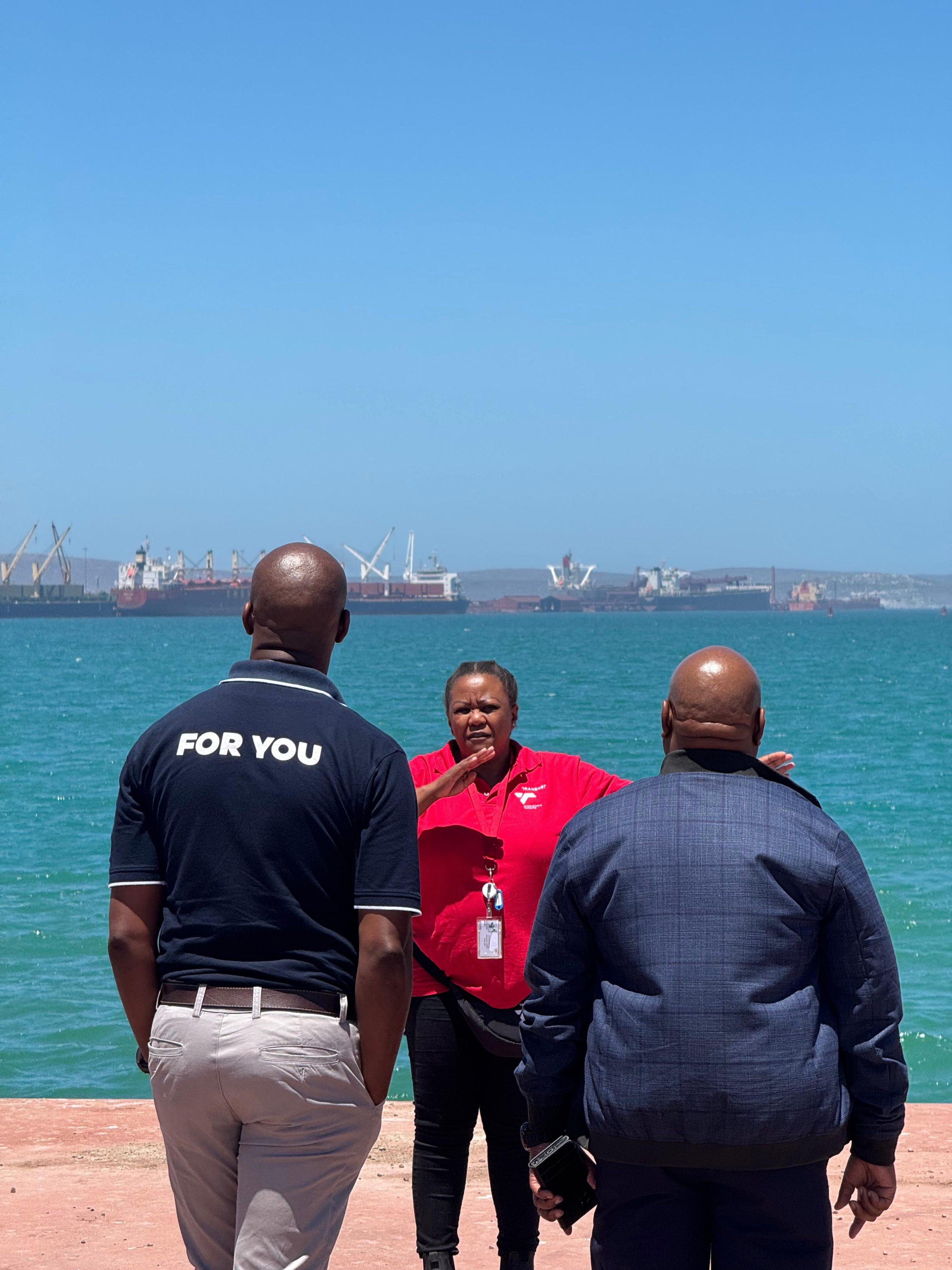 Minister van mobiliteit besoek Saldanha-hawe