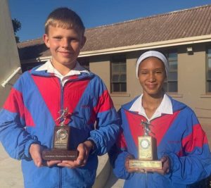 Jong leerders presteer in atletiek