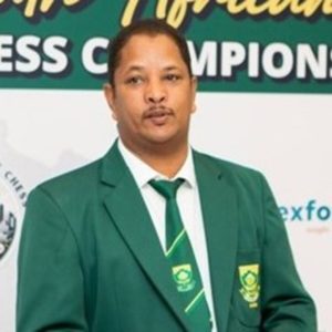Chess man leads SA again
