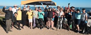 Velddriwwers maak saam skoon