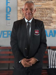Leerders vorm jou, sê Frans