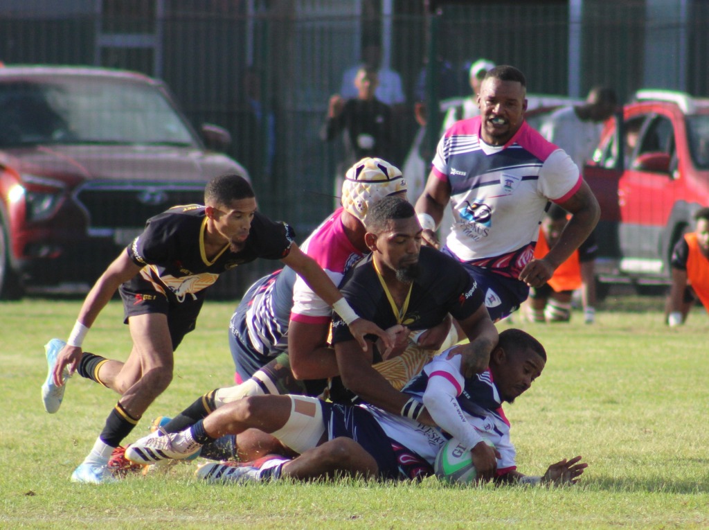 Vredenburg en Young Hearts spook dit uit. Foto's Alida Buckle