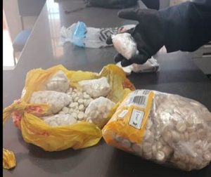 Mandrax en tik naby Lambertsbaai gekry
