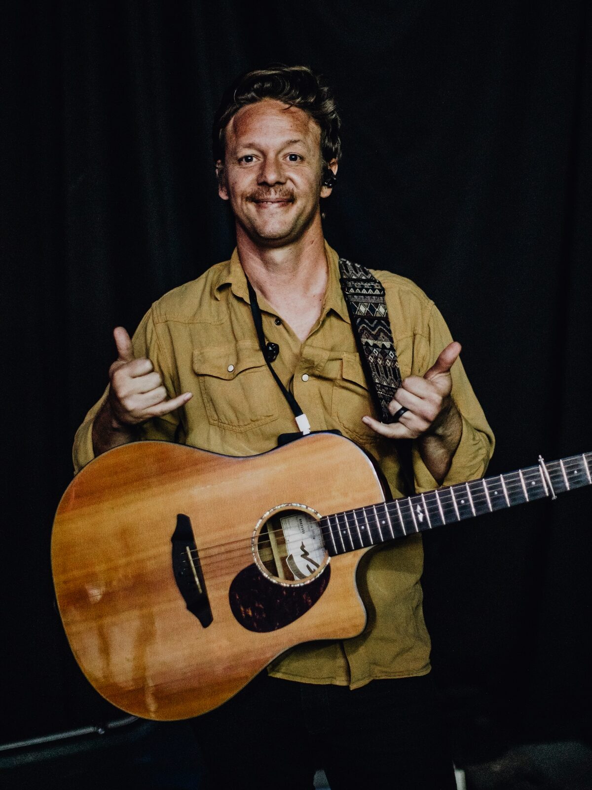 Enjoy a evening of music with Roan Ash