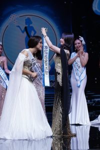 Mom brings crown home