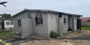 Gesin in nood nà huisbrand in Velddrif
