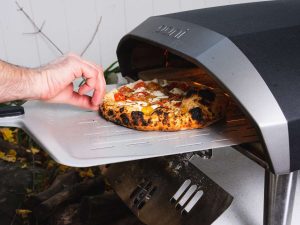 RECIPE | Smokey BBQ chicken pizza