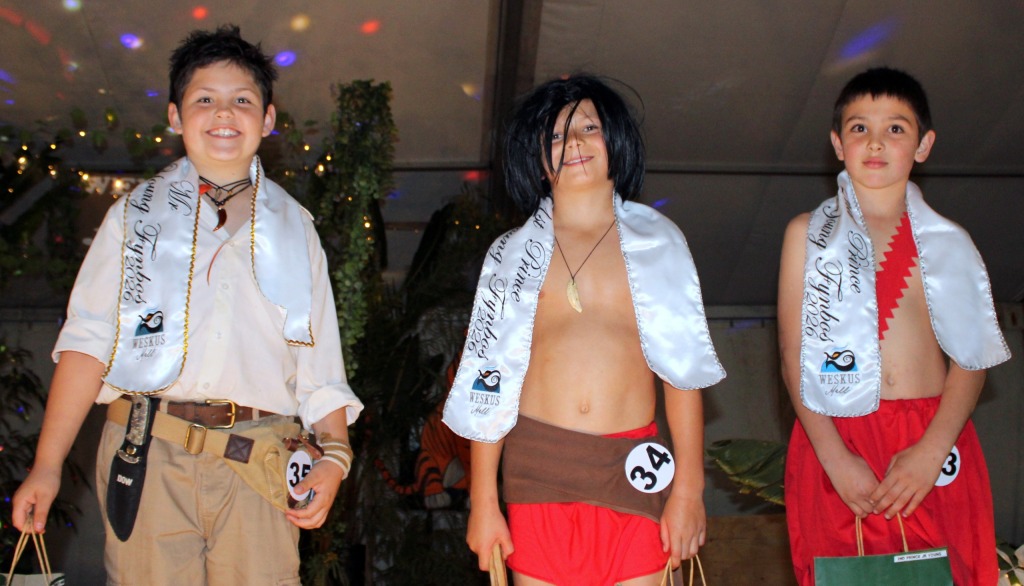 Mnr. Junior Young Fynbos: Zian Rust (links), Tom Suter (eerste prins) en Ben van Romburgh (tweede prins).
