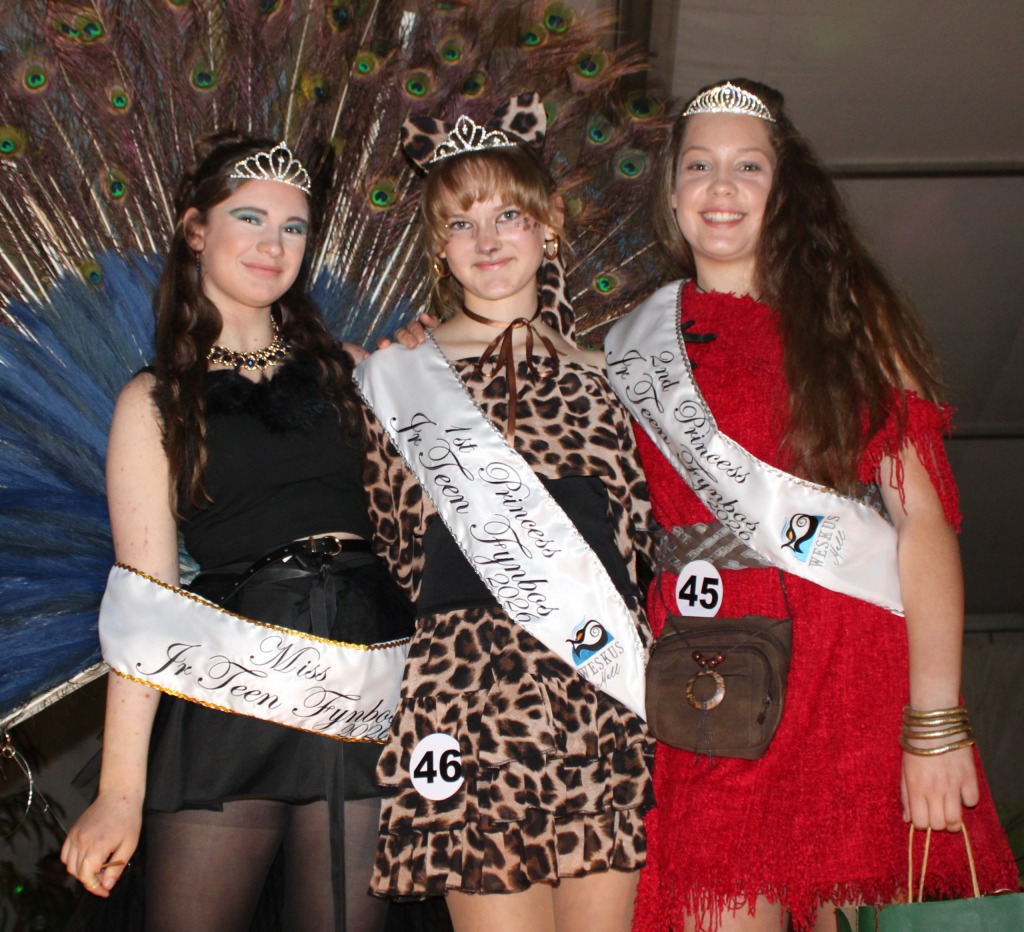 Mej. Junior Teen Fynbos: Pippa Kleynhans (links), Marizelle Ludick (eerste prinses) en Ariana Rust (tweede prinses).